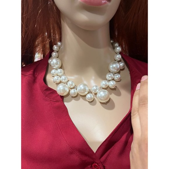 Big White pearl choker , white bead , chunky big white pearl off white shiny - Picture 3 of 9